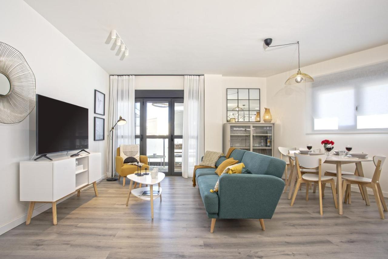 Appartement -malagasunapts-centre Pool&parking Bus-train Station *